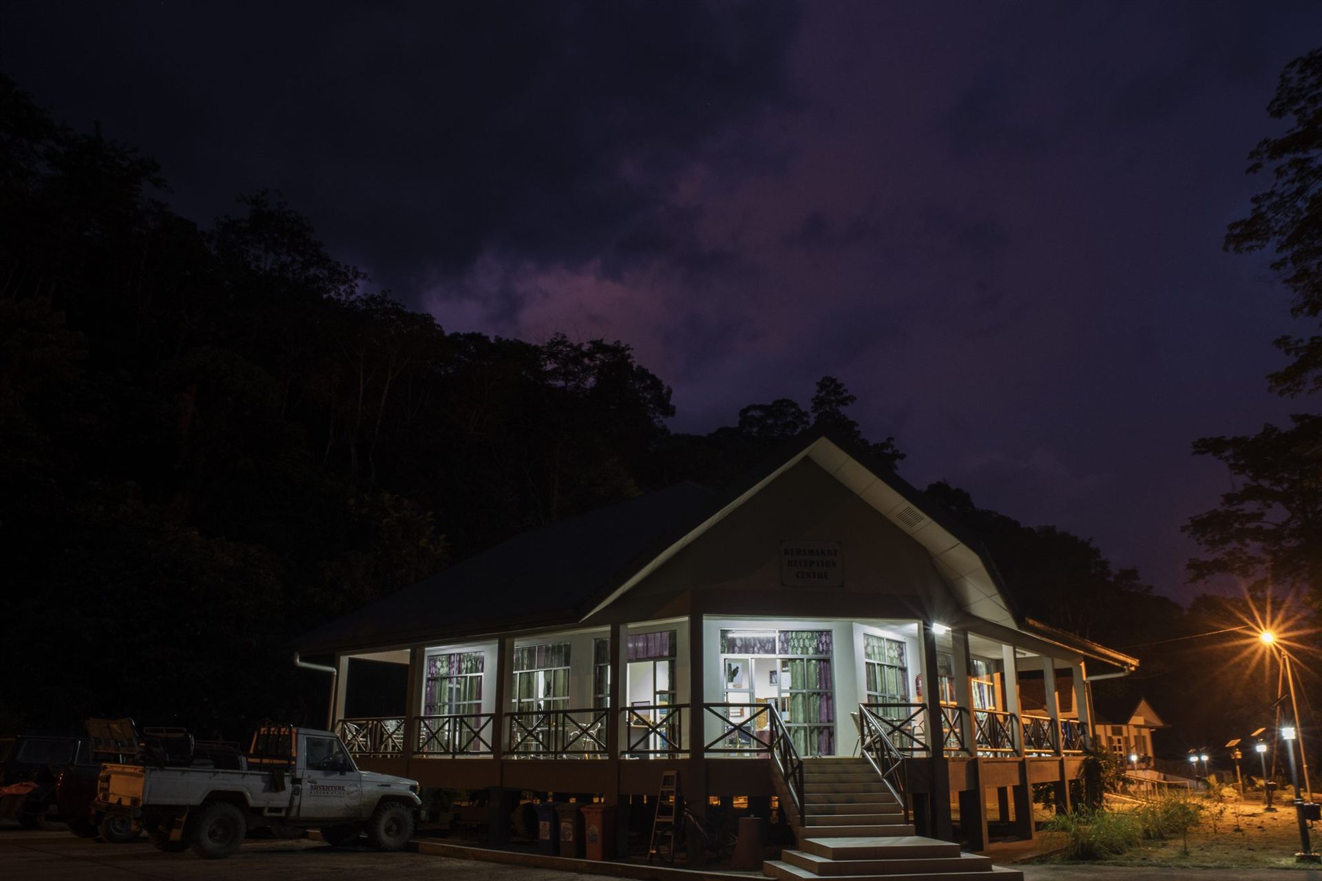 Deramakot Accommodation at night